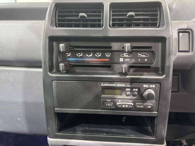 1998 Mitsubishi Minicab JDM car for sale — photo 10 of 23