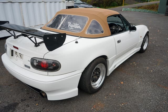 1991 Mazda Roadster (Eunos Roadster / MX-5) JDM car for sale — photo 16 of 24