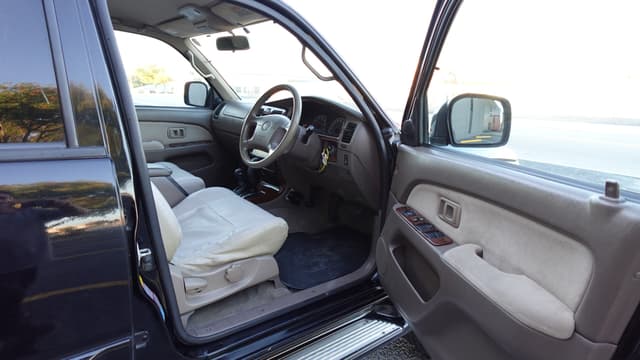 2000 Toyota Hilux Surf JDM car for sale — photo 11 of 15