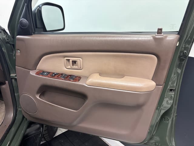 1999 Toyota Hilux Surf JDM car for sale — photo 17 of 24