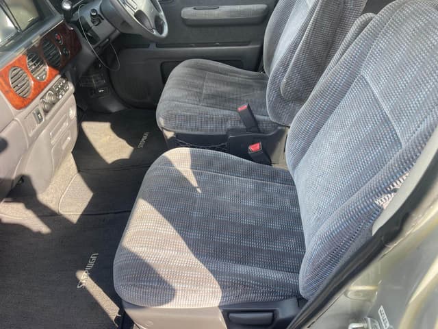 2000 Honda Stepwagon JDM car for sale — photo 8 of 10