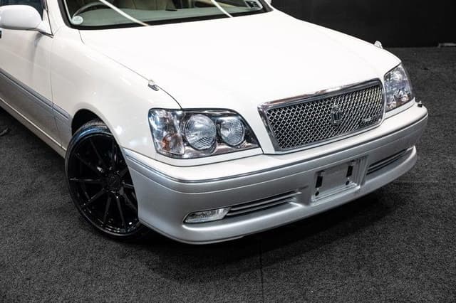 2003 Toyota Crown JDM car for sale — photo 11 of 18
