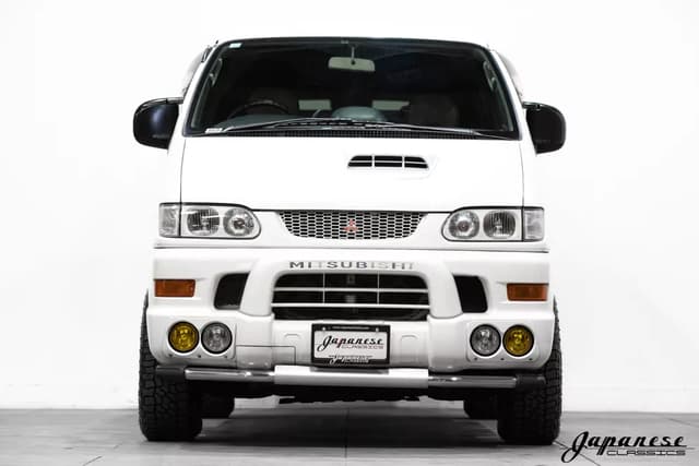 2000 Mitsubishi Delica JDM car for sale — photo 2 of 25