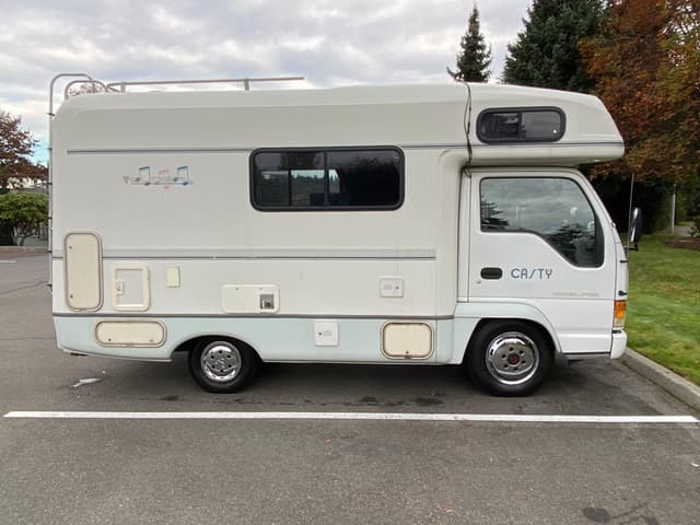 1996 Isuzu Elf JDM car for sale — photo 3 of 10