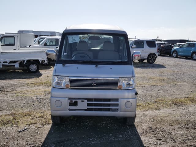 2001 Mitsubishi Town Box JDM car for sale — photo 2 of 25