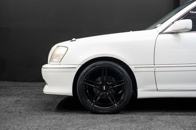 2000 Toyota Crown JDM car for sale — photo 8 of 18