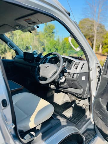 2007 Toyota HiAce JDM car for sale — photo 11 of 21