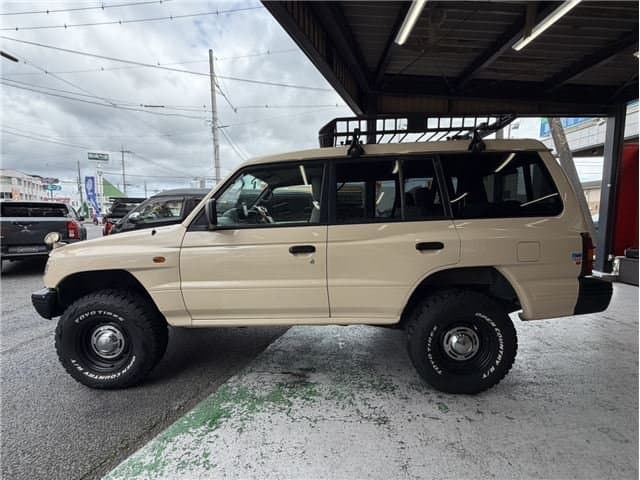 1998 Mitsubishi Pajero JDM car for sale — photo 9 of 25