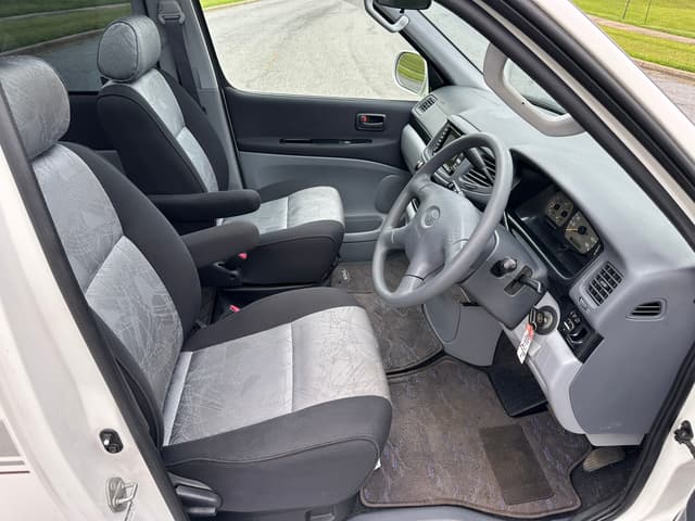 2000 Toyota HiAce JDM car for sale — photo 12 of 20