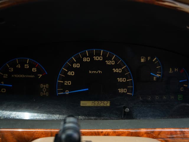 2000 Toyota Hilux Surf JDM car for sale — photo 14 of 14
