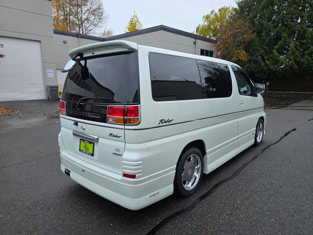 2000 Nissan Elgrand JDM car for sale — photo 7 of 25