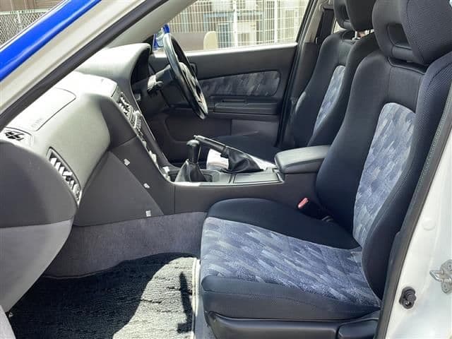 1998 Nissan Skyline JDM car for sale — photo 7 of 19