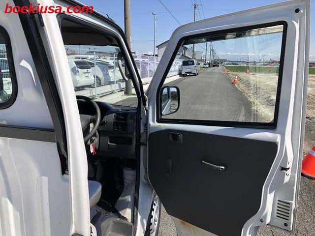 1999 Mitsubishi Minicab JDM car for sale — photo 12 of 21