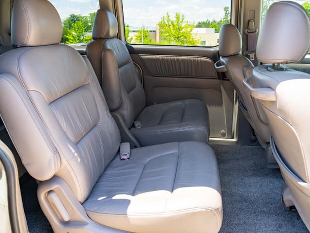 2001 Honda Odyssey JDM car for sale — photo 14 of 15
