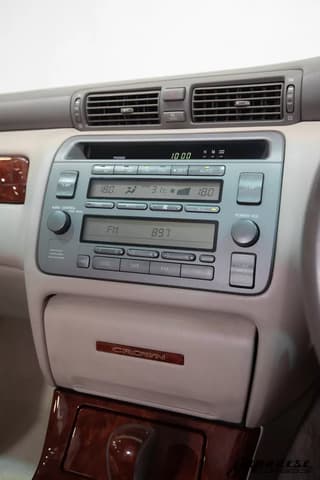 1999 Toyota Crown JDM car for sale — photo 11 of 25