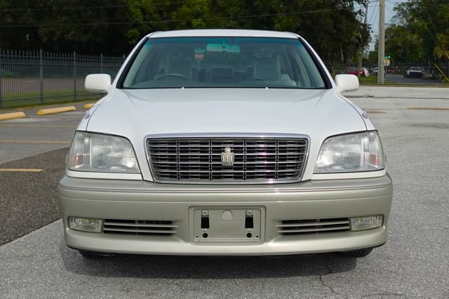 2000 Toyota Crown JDM car for sale — photo 2 of 18