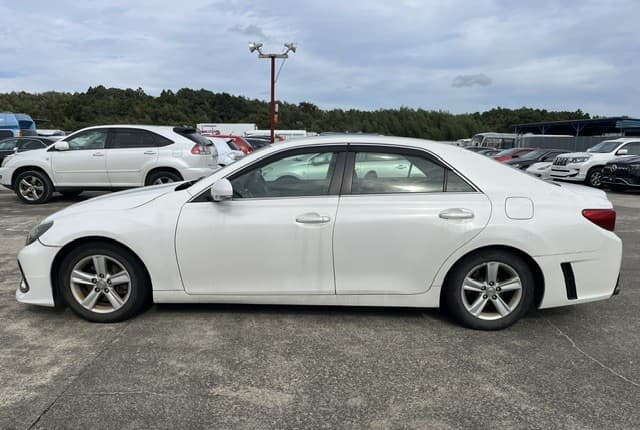 2011 Toyota Mark X JDM car for sale — photo 6 of 25