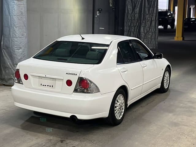 2003 Toyota Altezza JDM car for sale — photo 2 of 5