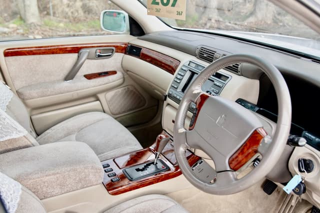 2001 Toyota Majesta JDM car for sale — photo 10 of 19