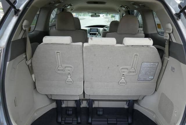 2009 Toyota Estima JDM car for sale — photo 10 of 16
