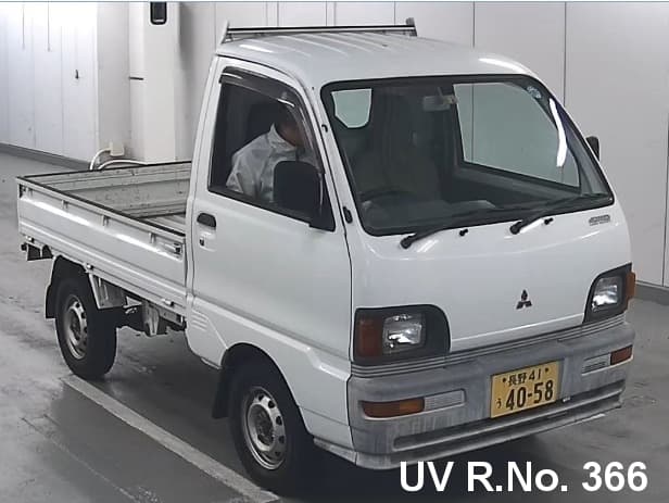 1996 Mitsubishi Minicab JDM car for sale — photo 2 of 6
