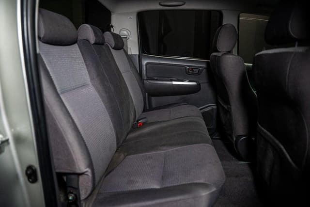 2012 Toyota Hilux JDM car for sale — photo 11 of 13