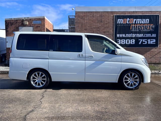2006 Nissan Elgrand JDM car for sale — photo 5 of 16