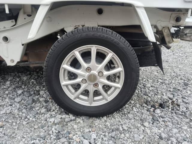 2002 Daihatsu Hijet JDM car for sale — photo 12 of 22