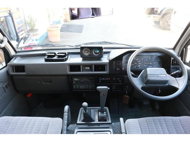 1992 Mitsubishi Delica JDM car for sale — photo 6 of 25