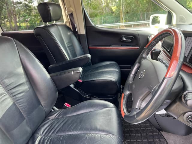 2007 Nissan Elgrand JDM car for sale — photo 13 of 16