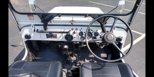 1989 Mitsubishi Jeep JDM car for sale — photo 22 of 25