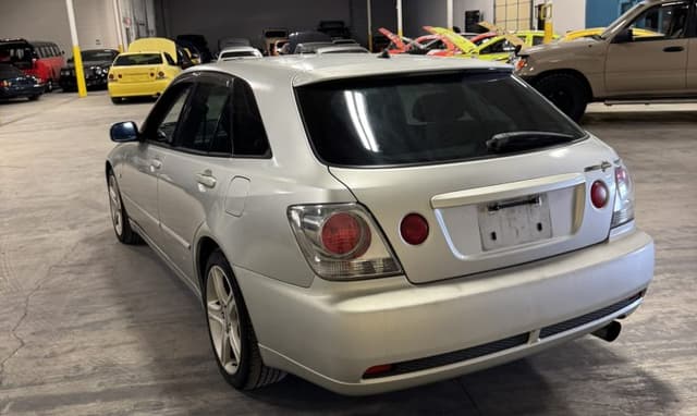 2001 Toyota Altezza JDM car for sale — photo 13 of 25