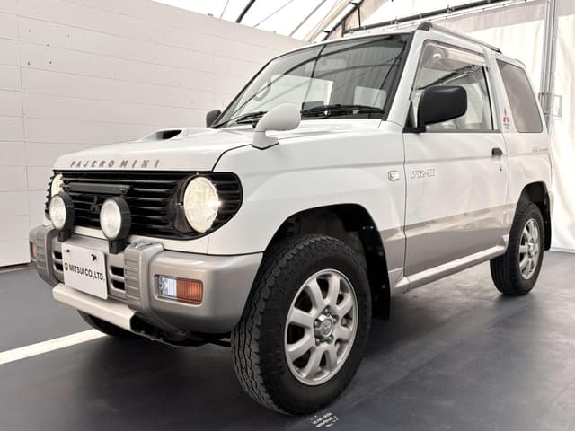 1998 Mitsubishi Pajero Mini JDM car for sale — photo 2 of 25