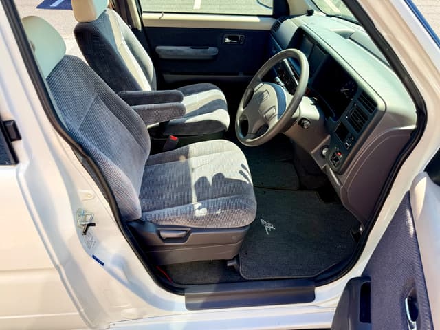 2000 Honda Stepwagon JDM car for sale — photo 16 of 25