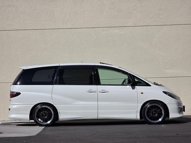 2000 Toyota Estima JDM car for sale — photo 8 of 25