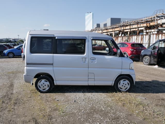 2001 Mitsubishi Town Box JDM car for sale — photo 4 of 25
