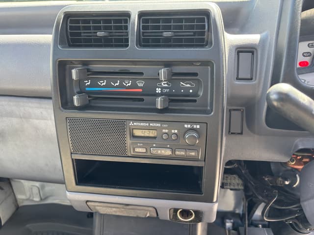 1996 Mitsubishi Minicab JDM car for sale — photo 19 of 25