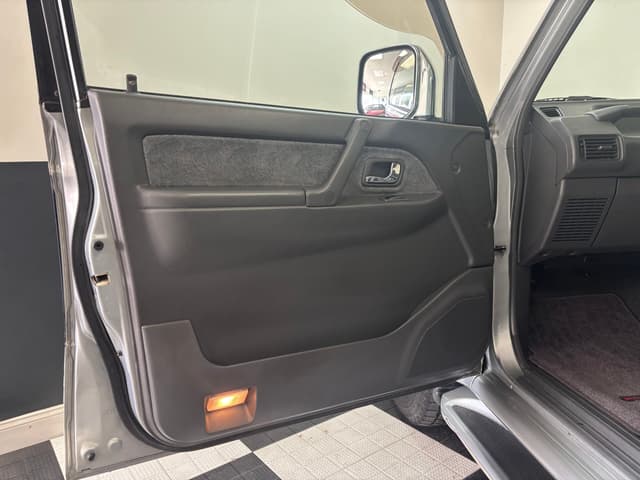 1997 Mitsubishi Pajero JDM car for sale — photo 6 of 25
