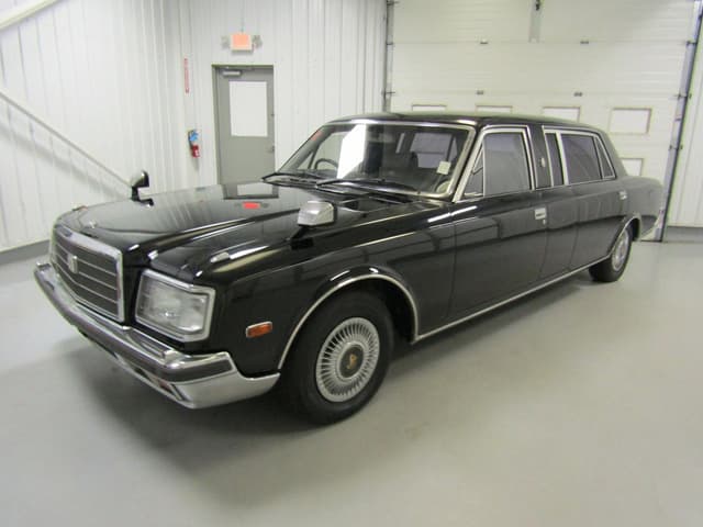 1991 Toyota Century JDM car for sale — photo 3 of 25