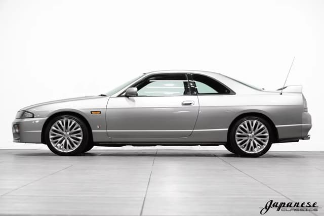 1997 Nissan Skyline JDM car for sale — photo 4 of 25