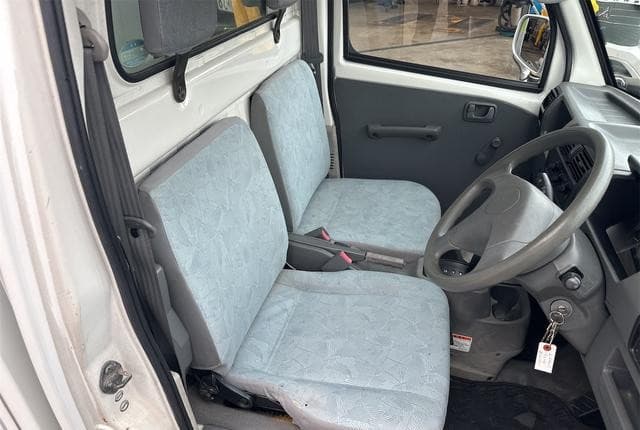 2004 Mitsubishi Minicab JDM car for sale — photo 14 of 25
