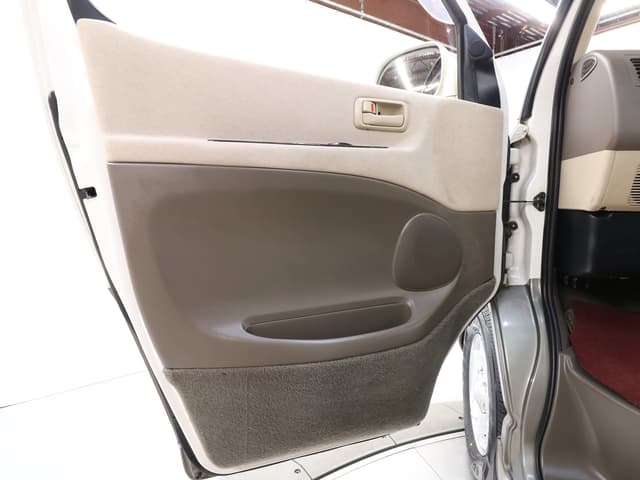 1999 Toyota Grand Hiace JDM car for sale — photo 22 of 25