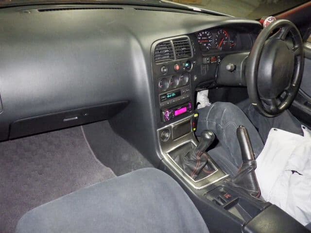 1995 Nissan Skyline JDM car for sale — photo 6 of 6