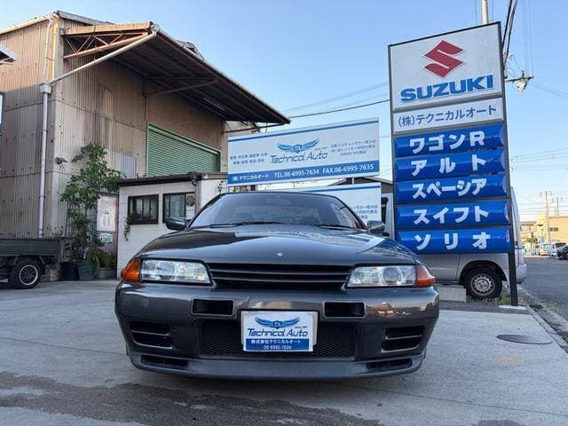 1989 Nissan Skyline JDM car for sale — photo 3 of 19