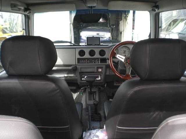 1998 Suzuki Jimny JDM car for sale — photo 7 of 16