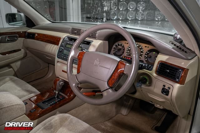 2000 Toyota Crown JDM car for sale — photo 13 of 25