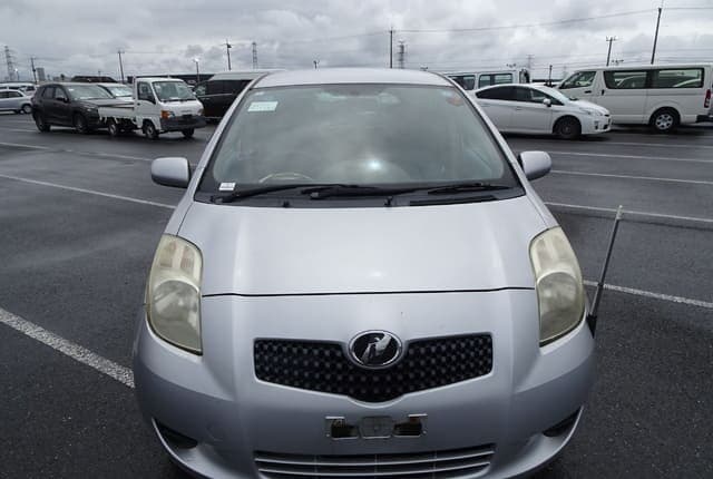 2005 Toyota Vitz JDM car for sale — photo 8 of 25
