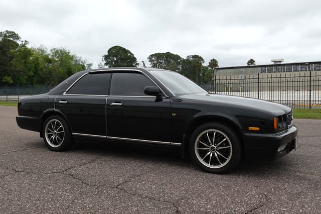 1992 Nissan Gloria JDM car for sale — photo 3 of 20
