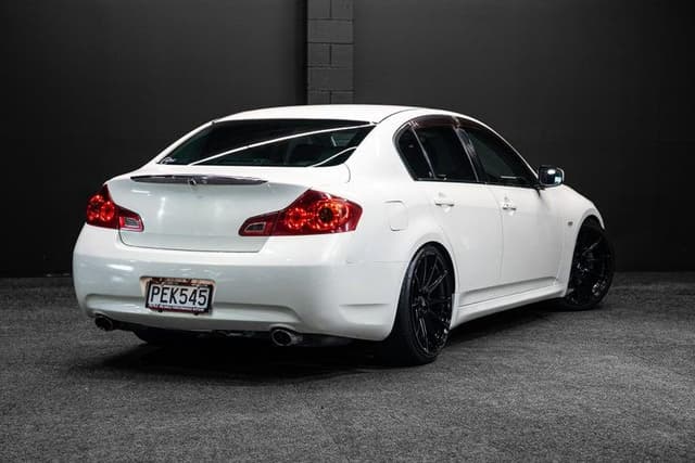 2009 Nissan Skyline JDM car for sale — photo 12 of 15
