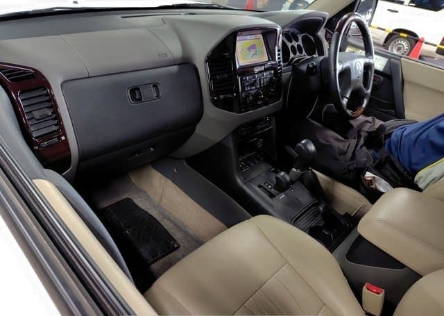 2000 Mitsubishi Pajero JDM car for sale — photo 2 of 3